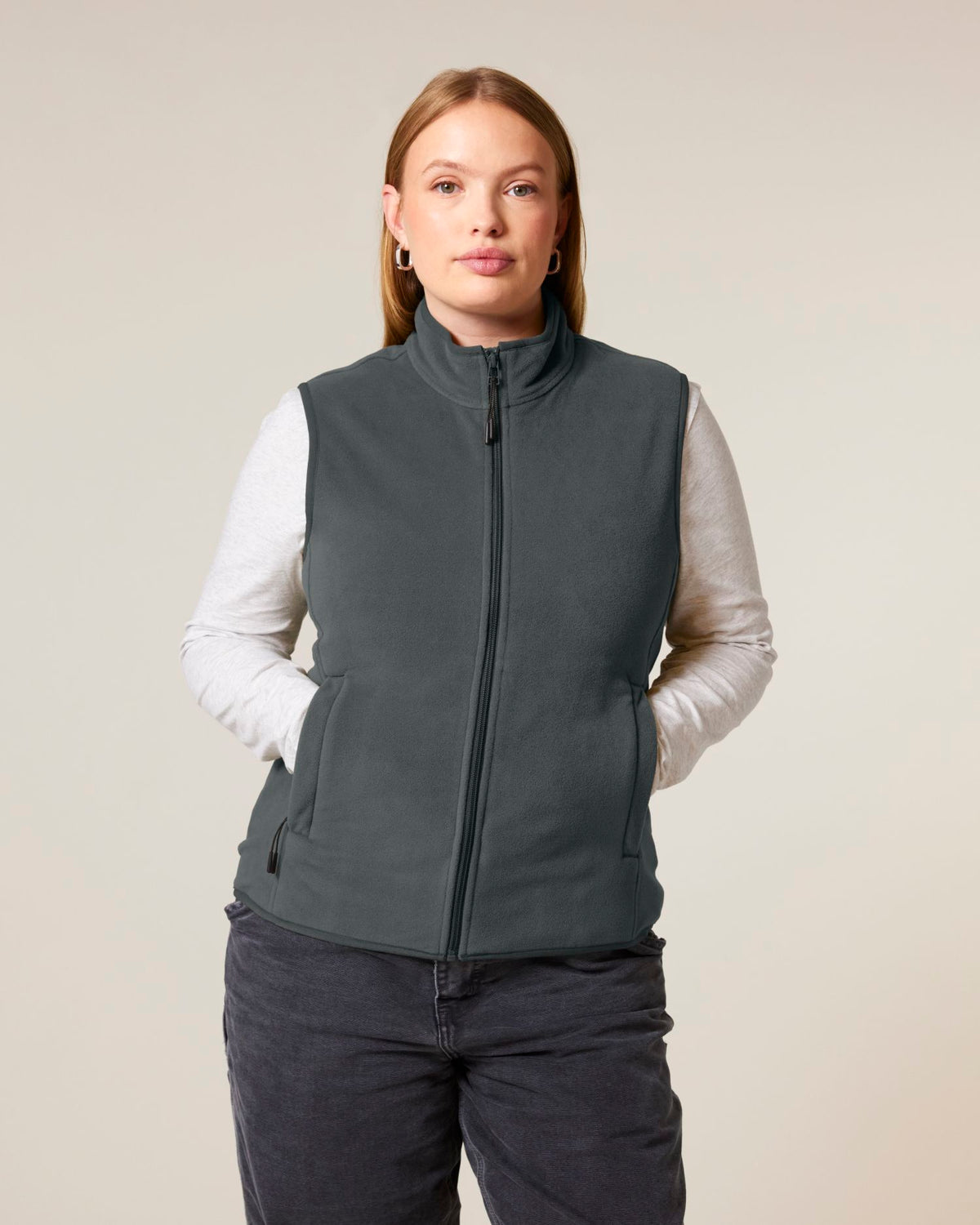 Stella Quester - Anthracite