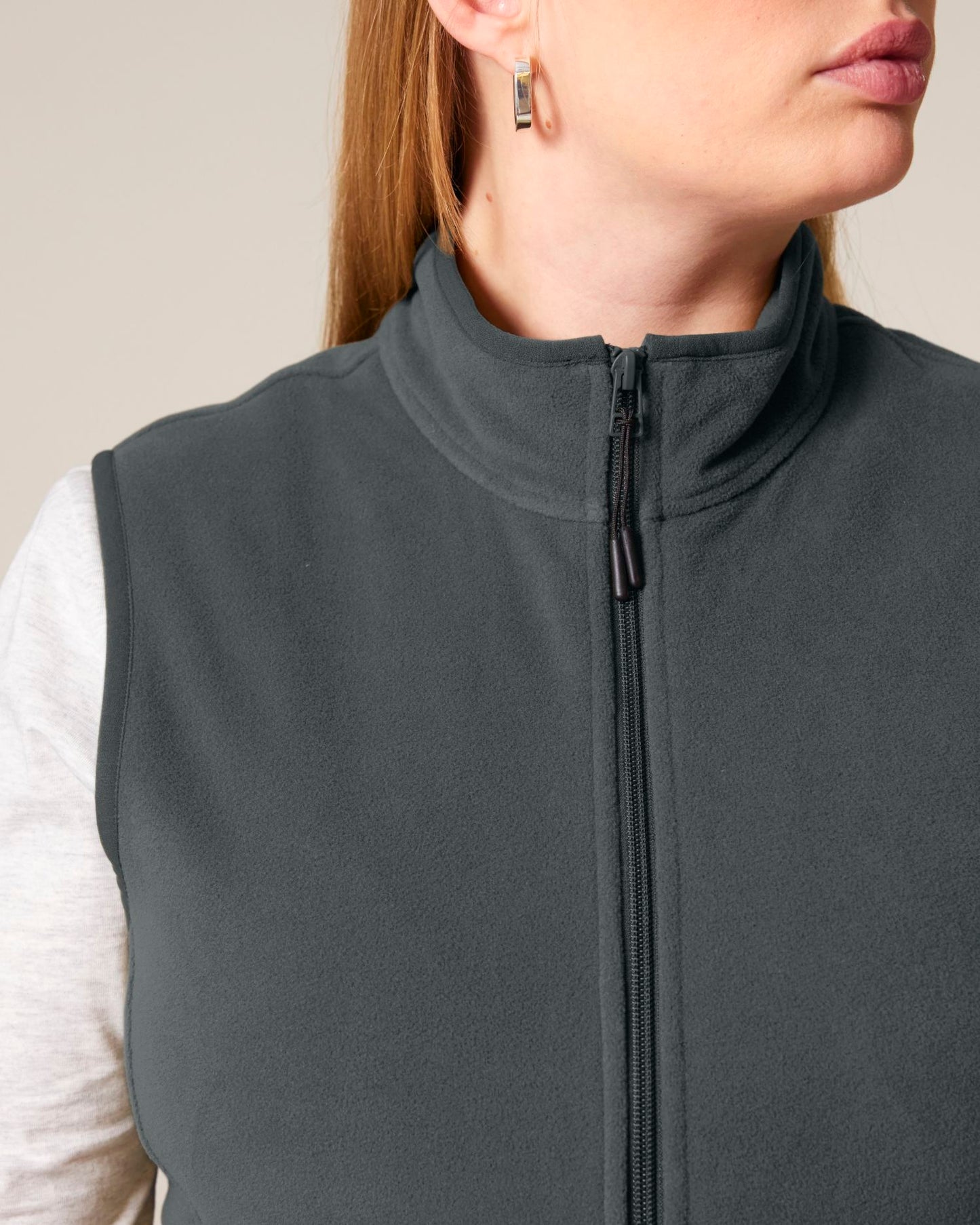 Stella Quester - Anthracite