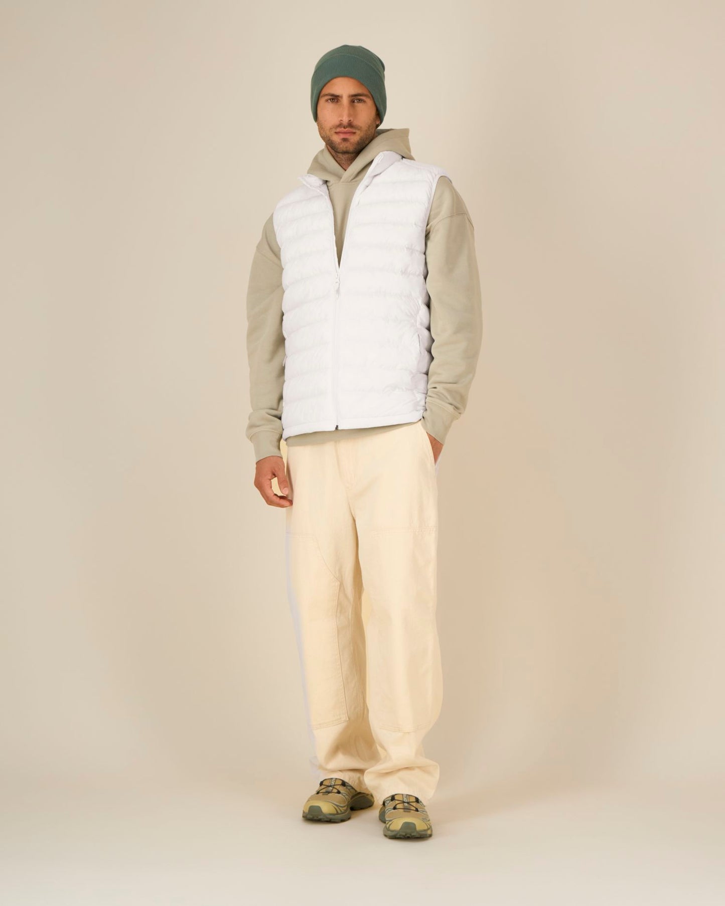 Off White - C018