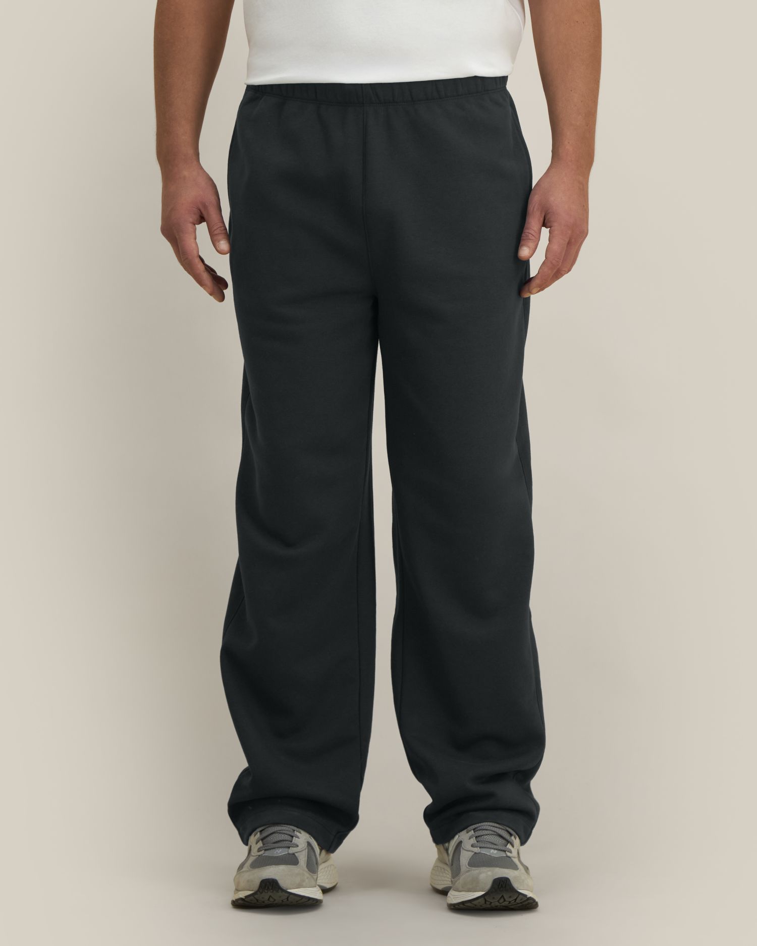 Needer - Black