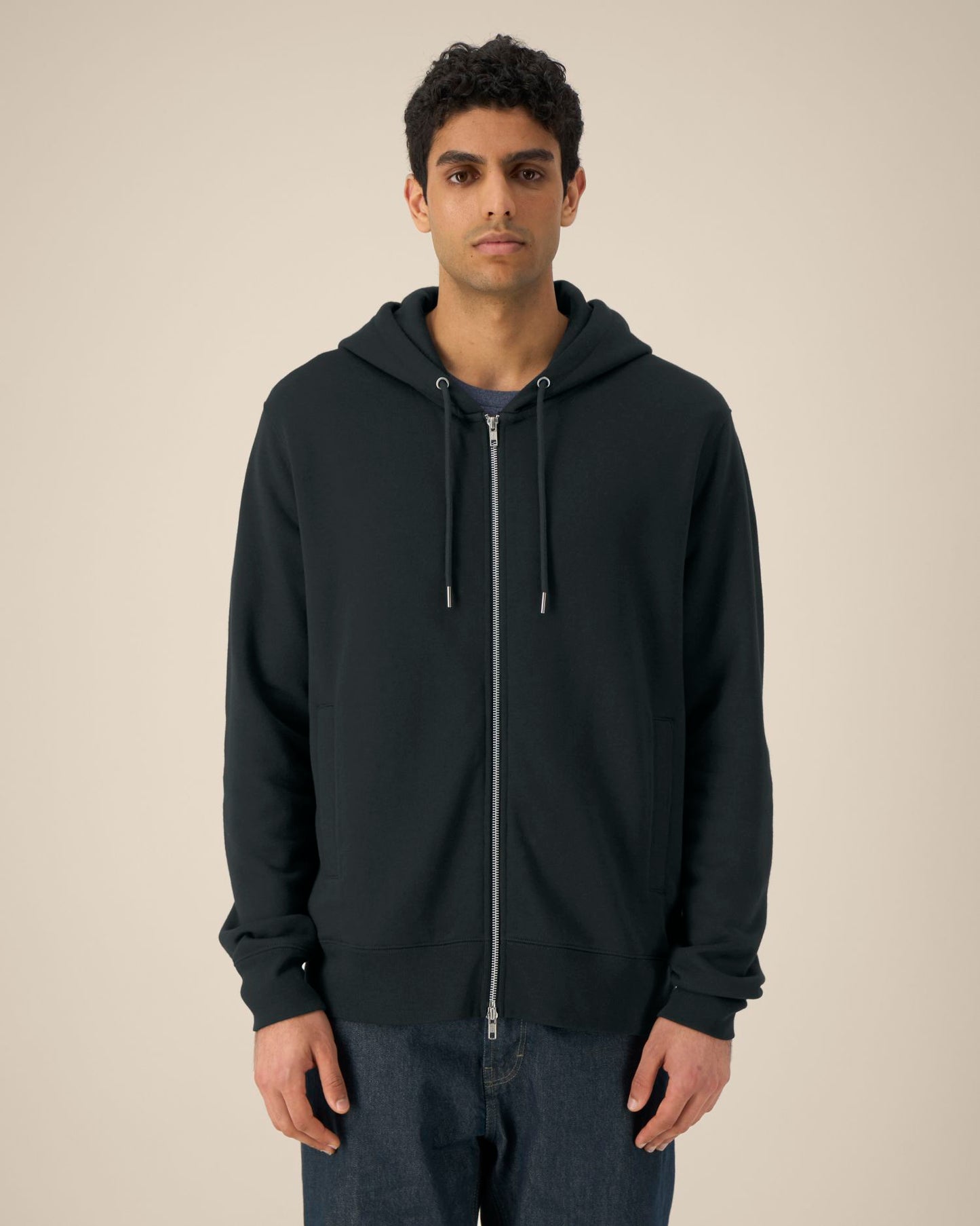 Astor - Black