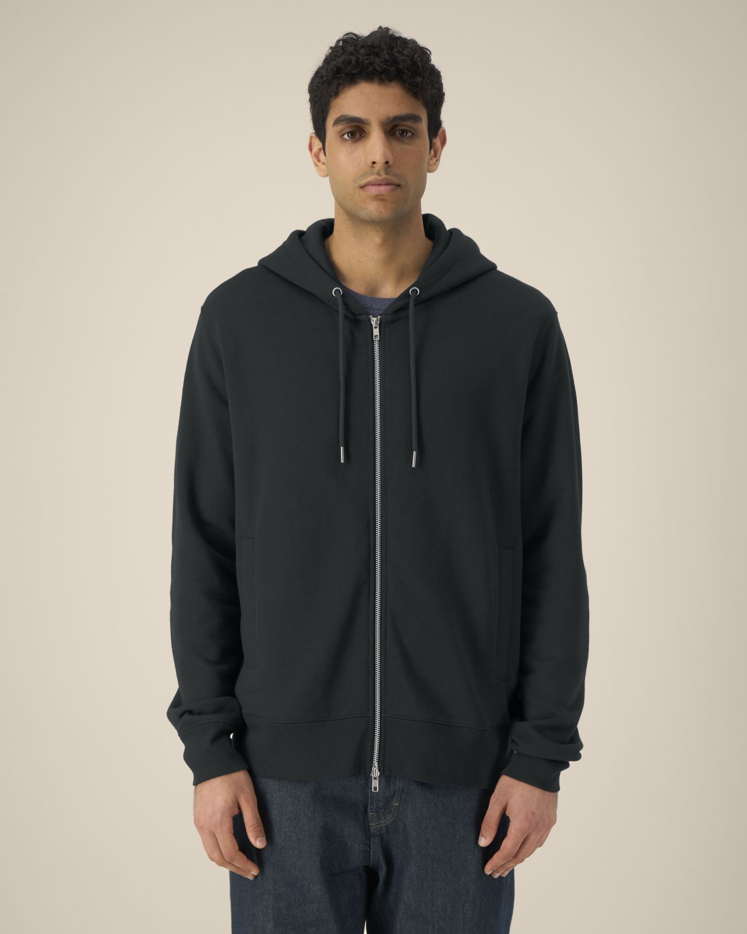 Astor - Black