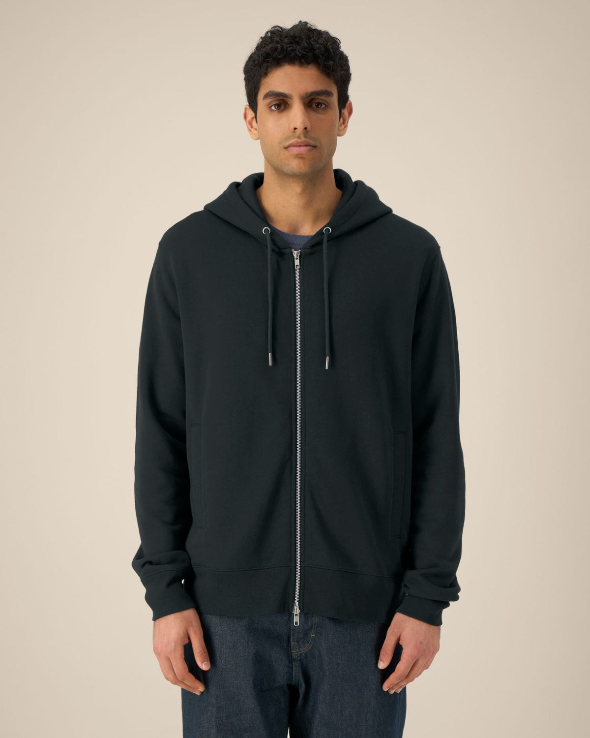 Astor - Black