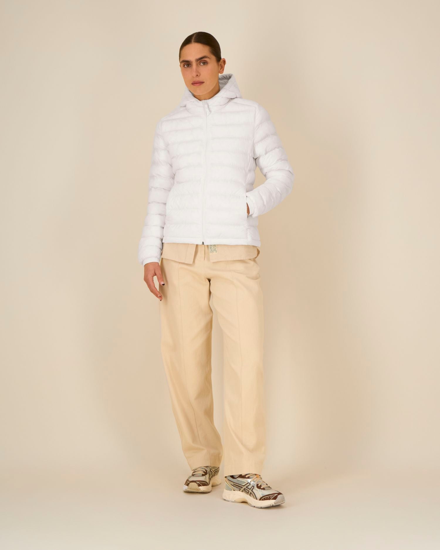 Off White - C018