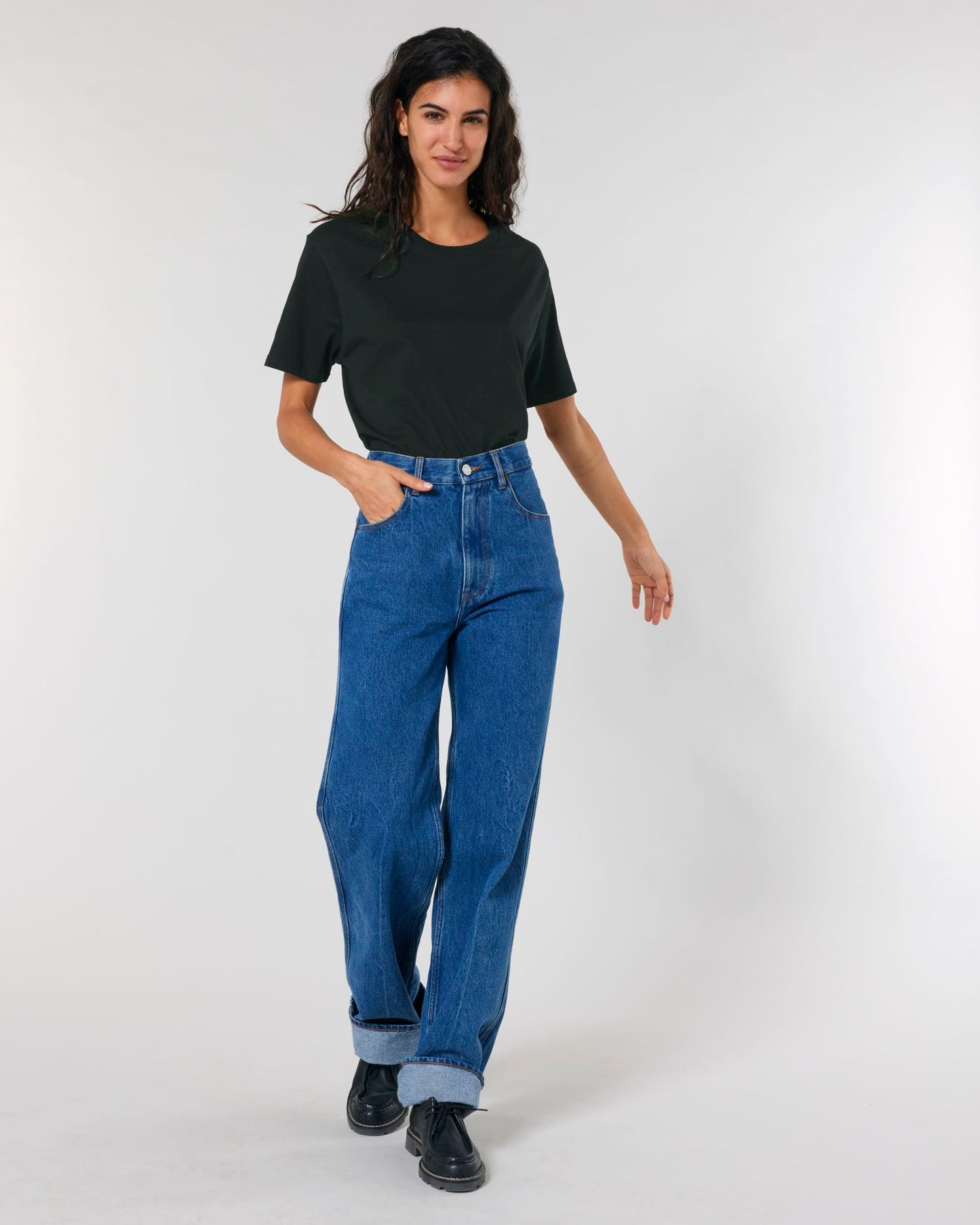 Black - C002