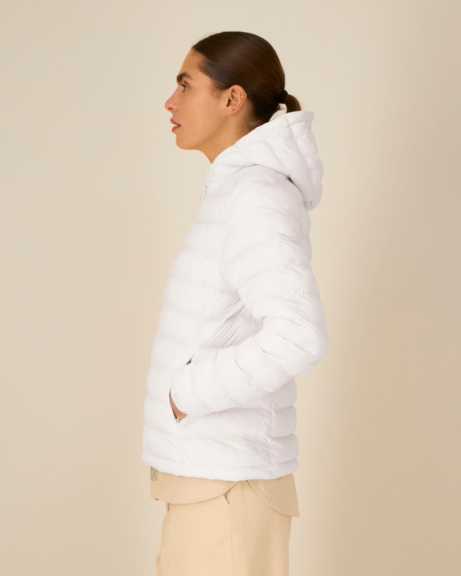 Off White - C018