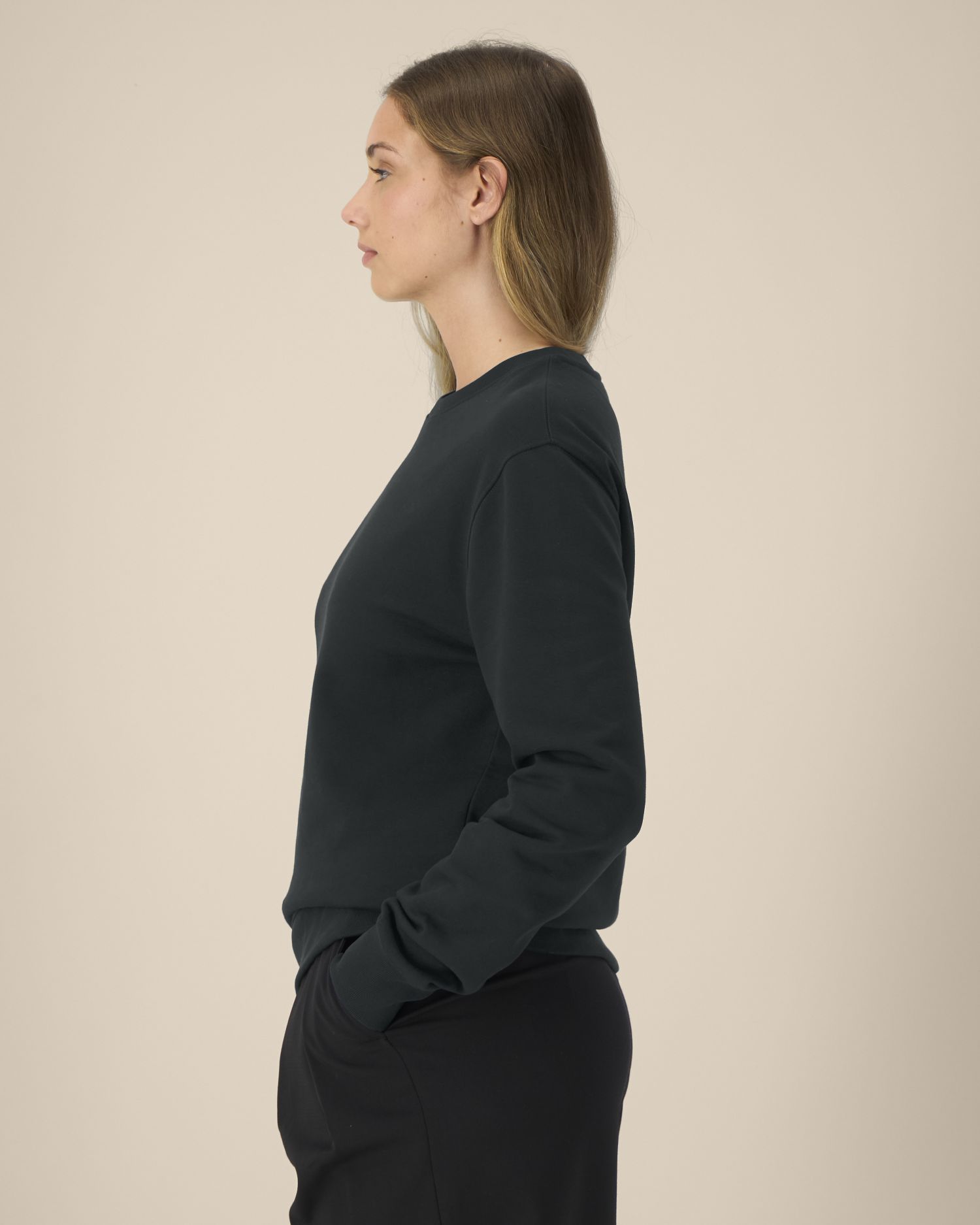 Black - C002