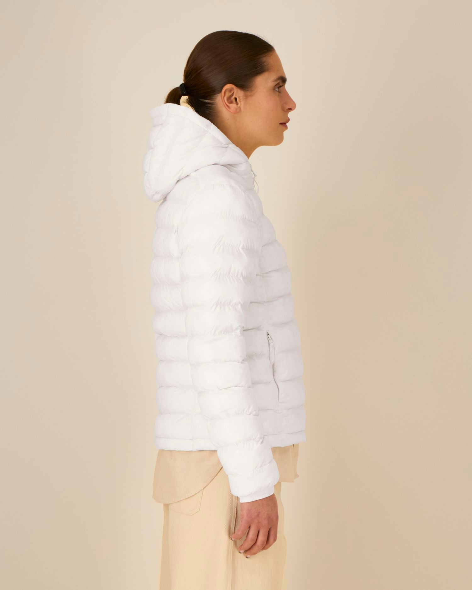 Off White - C018