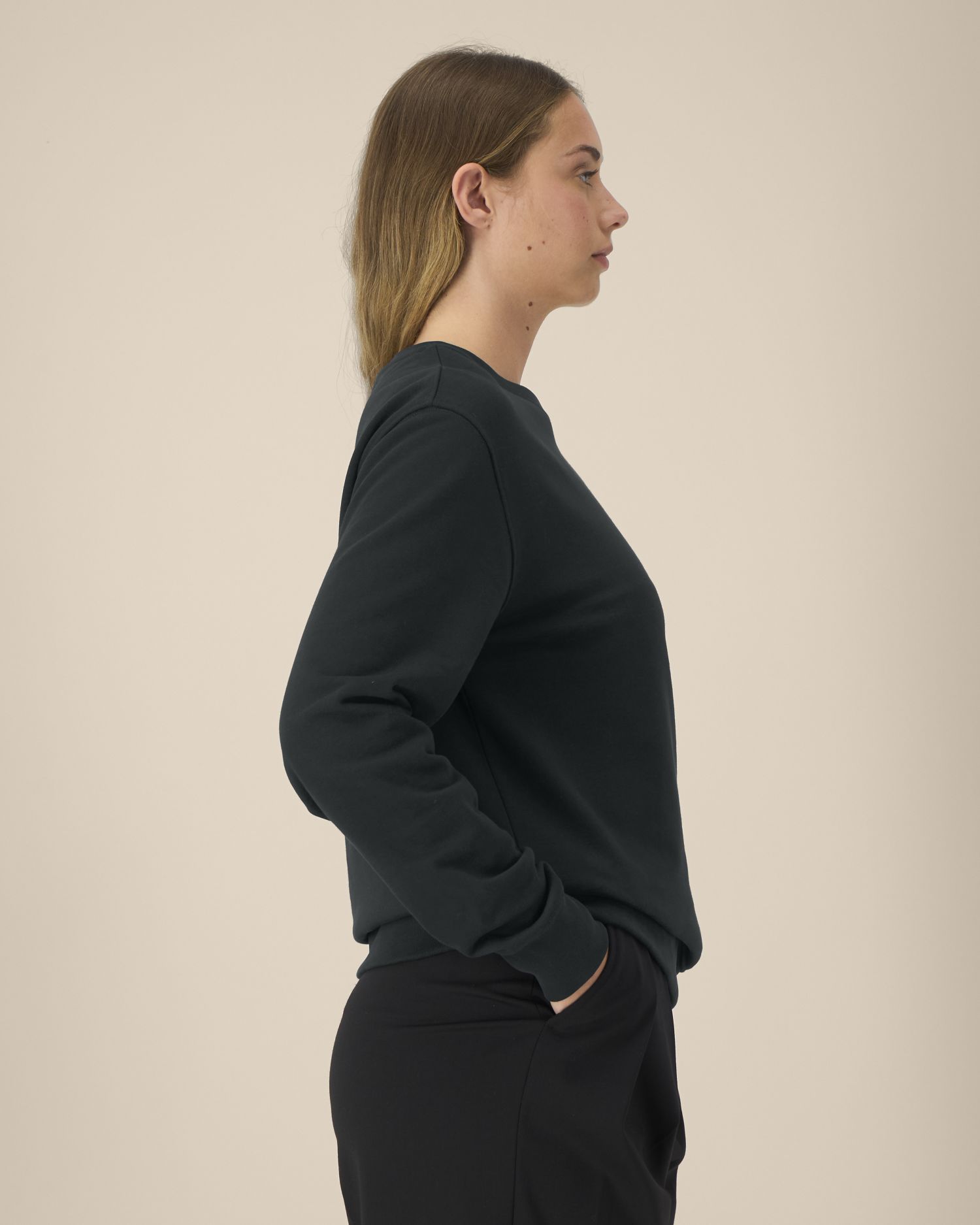 Black - C002