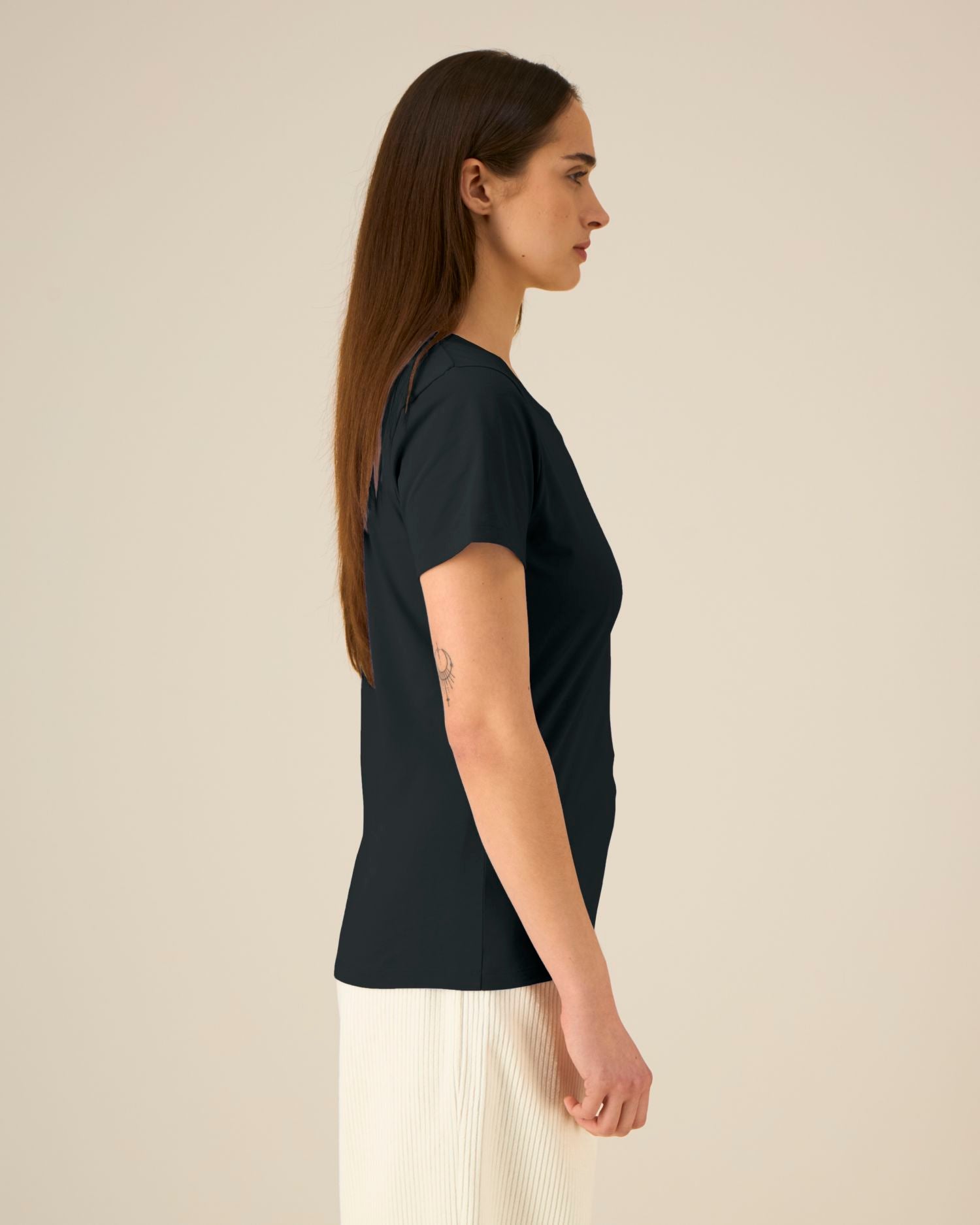 Black - C002